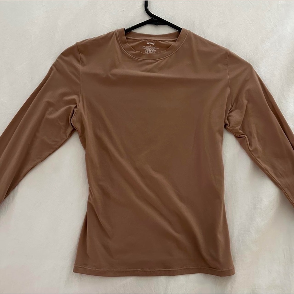 SKIMS Long Sleeve Tee in Brown